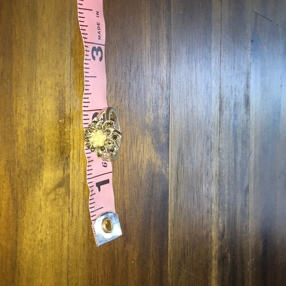 Flower Ring - Picture 4 of 7